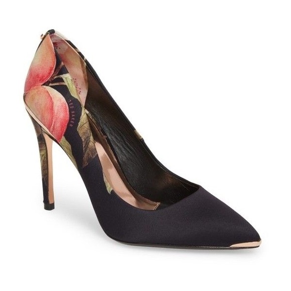 TED BAKER Peach Blossom Kawasaki 2 Black Pumps - Sz 37.5